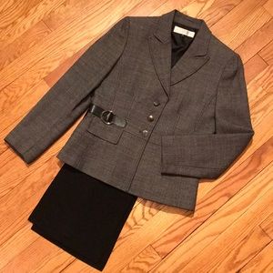 TAHARI 6P suit w/wool jacket and solid black pants